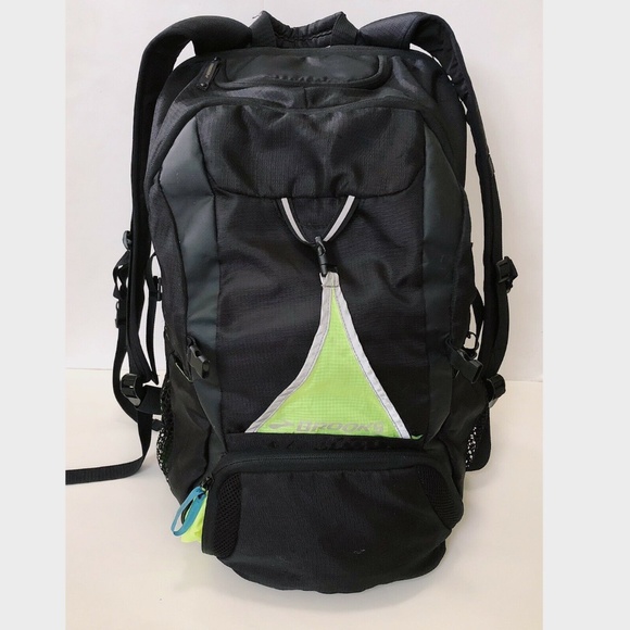 brooks running backpack